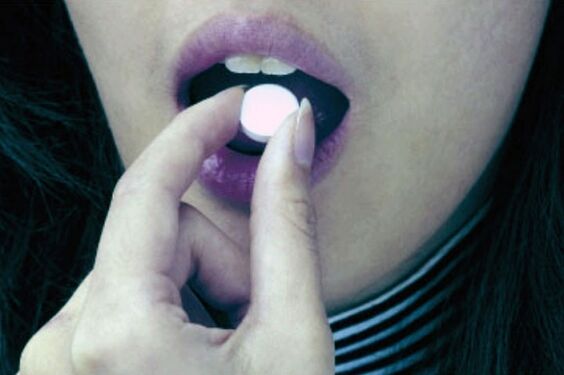 Prendre des médicaments spéciaux pour traiter les helminthiases